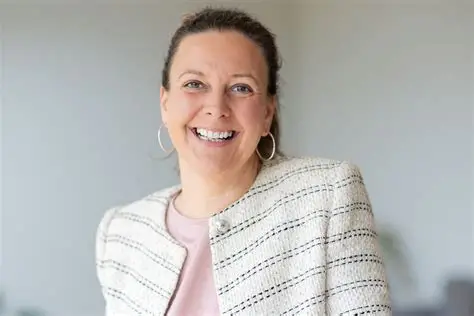 Laura Harris